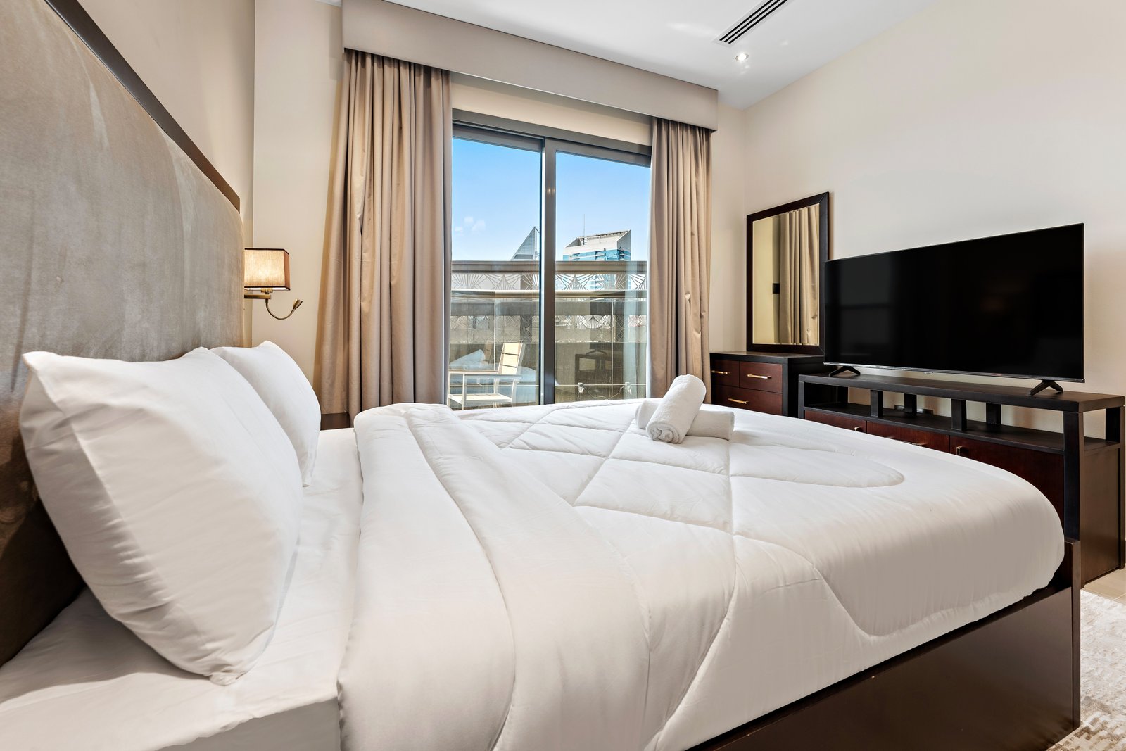 Elite Downtown Residence - Luxury Living Room